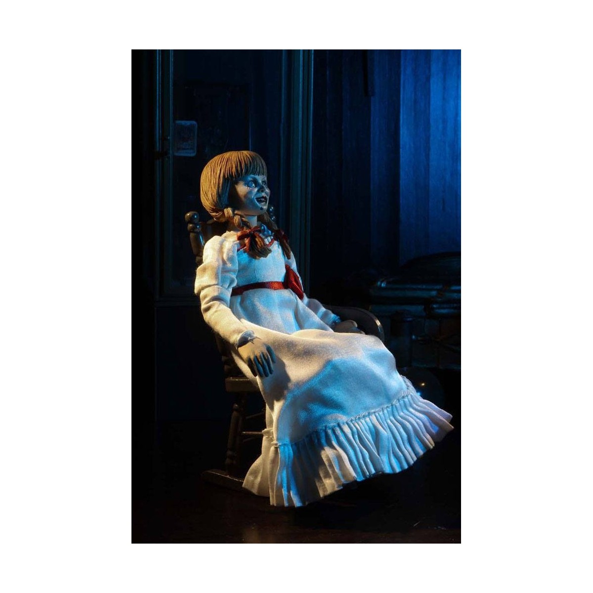 Neca - The Conjuring Universe - Tela retro Annabelle