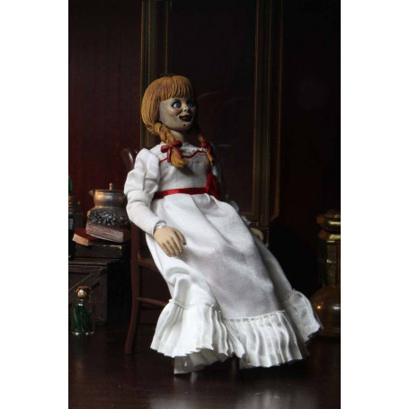 Neca - The Conjuring Universe - Tela retro Annabelle