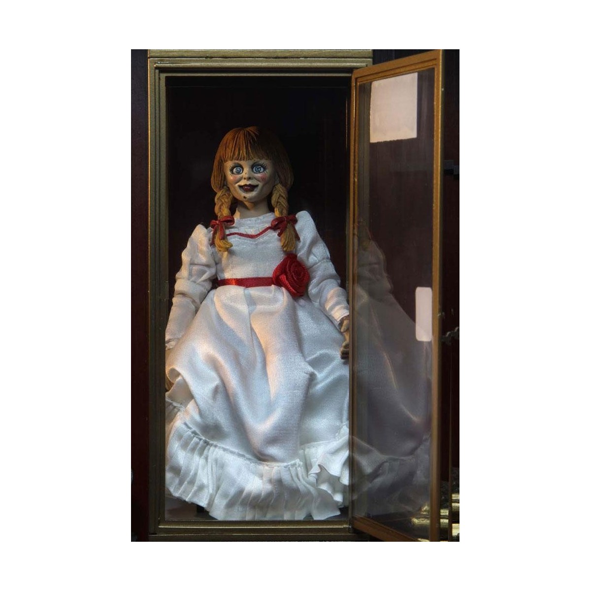 Neca - The Conjuring Universe - Tela retro Annabelle