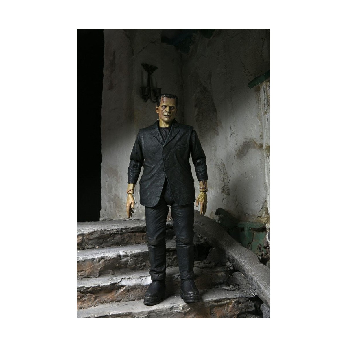 NECA - El Monstruo de Frankenstein en versión color - Universal Monsters