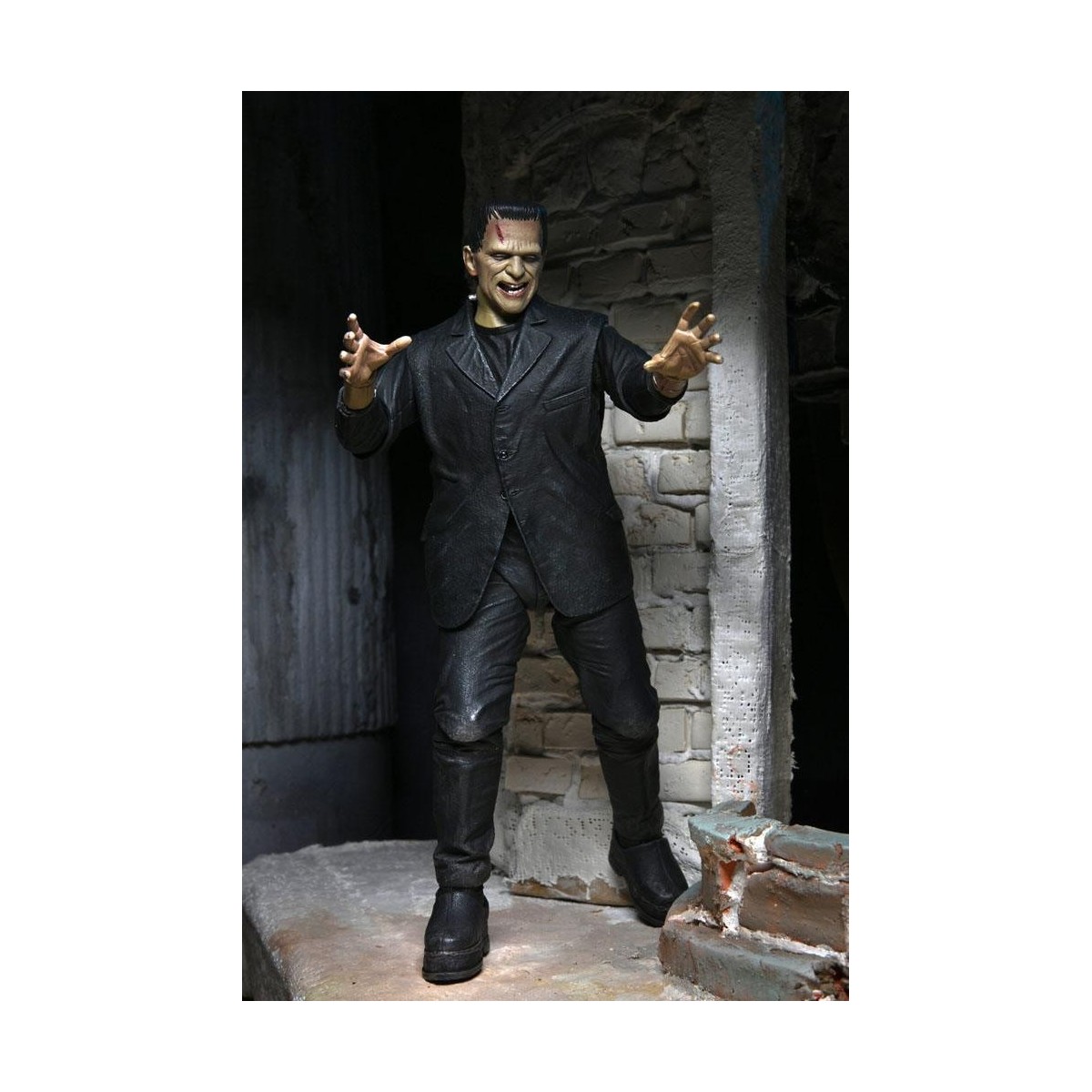 NECA - El Monstruo de Frankenstein en versión color - Universal Monsters
