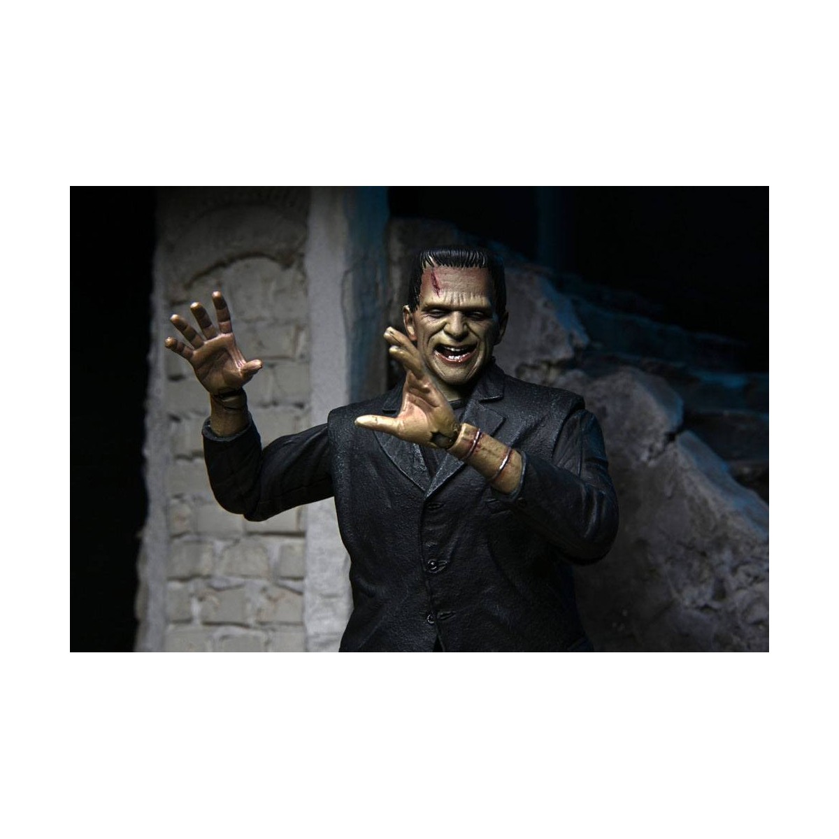 NECA - El Monstruo de Frankenstein en versión color - Universal Monsters