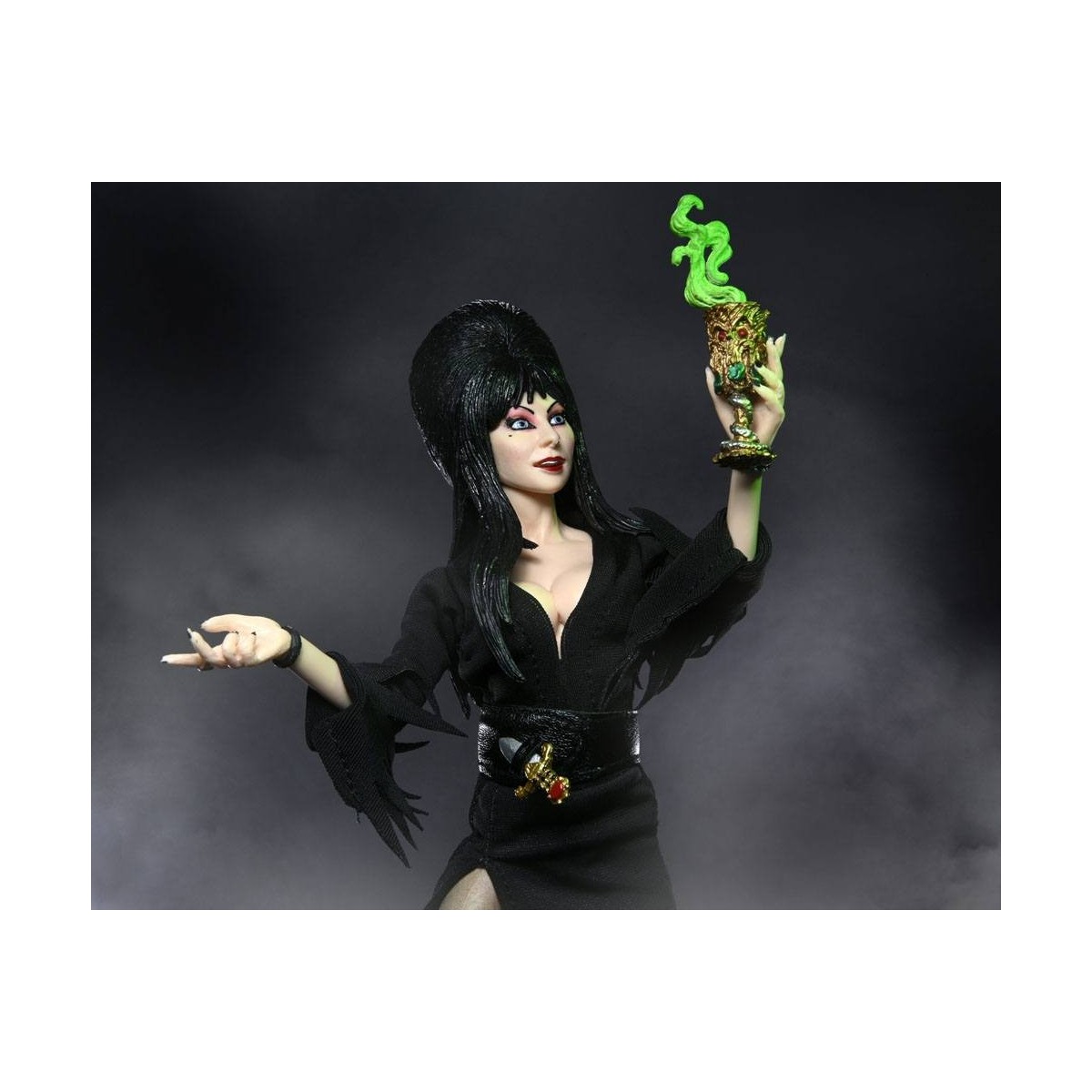 Neca - Elvira Mistress of the Dark - Tela retro
