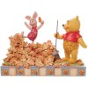 Enesco - Winnie the Pooh - Saltando al otoño - Tradición Disney por Jim Shore