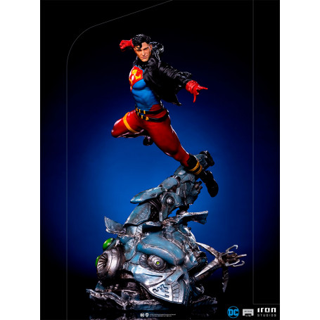 Iron Studios - Superboy Deluxe DC Comics Series 7 - Escala artística 1/10