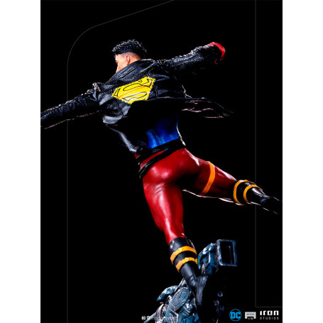 Iron Studios - Superboy Deluxe DC Comics Series 7 - Escala artística 1/10