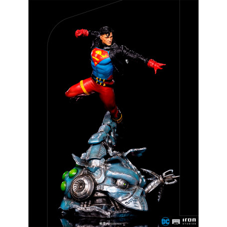 Iron Studios - Superboy Deluxe DC Comics Series 7 - Escala artística 1/10