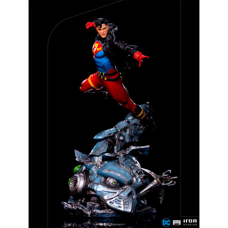 Iron Studios - Superboy Deluxe DC Comics Series 7 - Escala artística 1/10