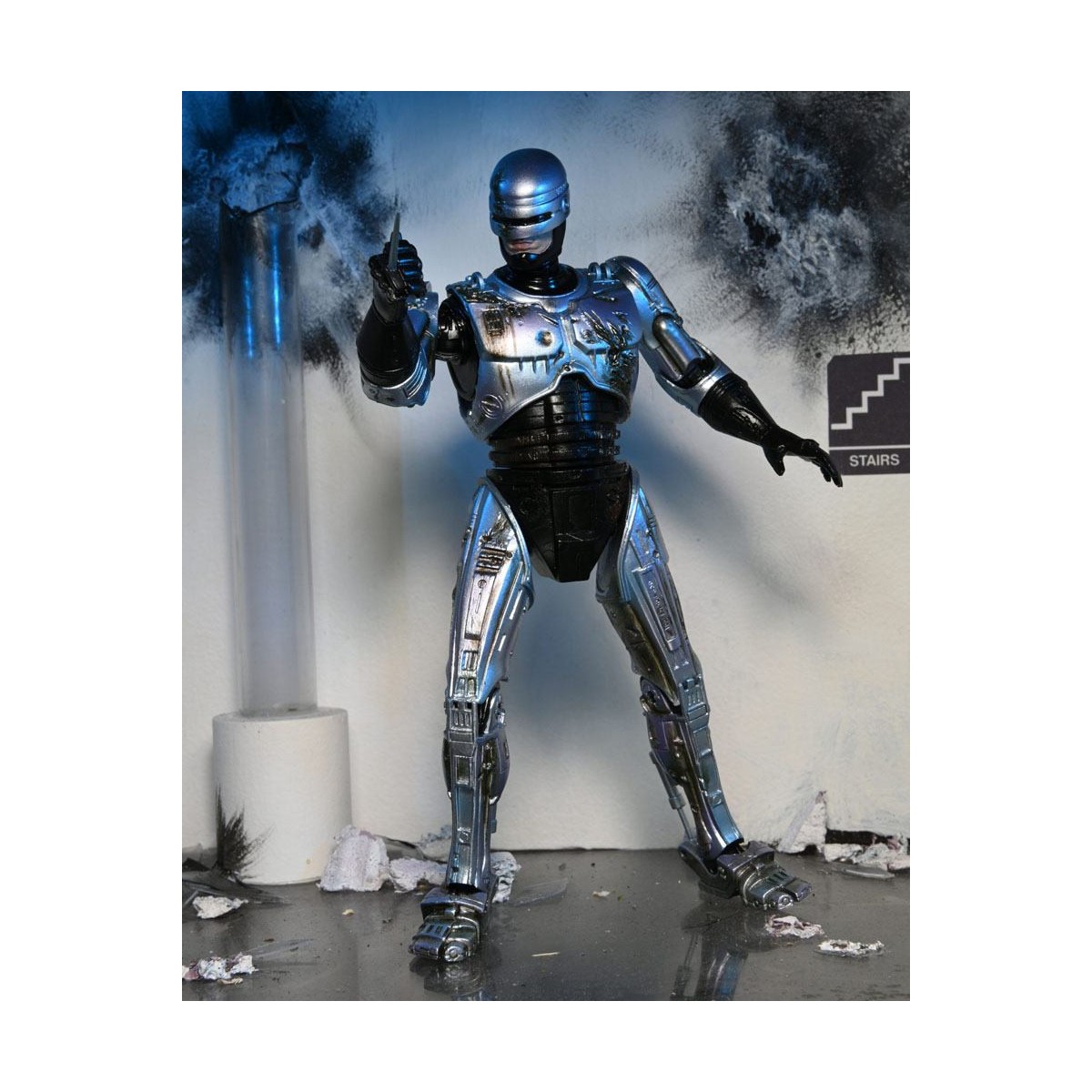 Neca - RoboCop - RoboCop dañado por la batalla con silla
