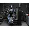 Neca - RoboCop - RoboCop dañado por la batalla con silla