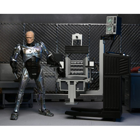 Neca - RoboCop - RoboCop dañado por la batalla con silla
