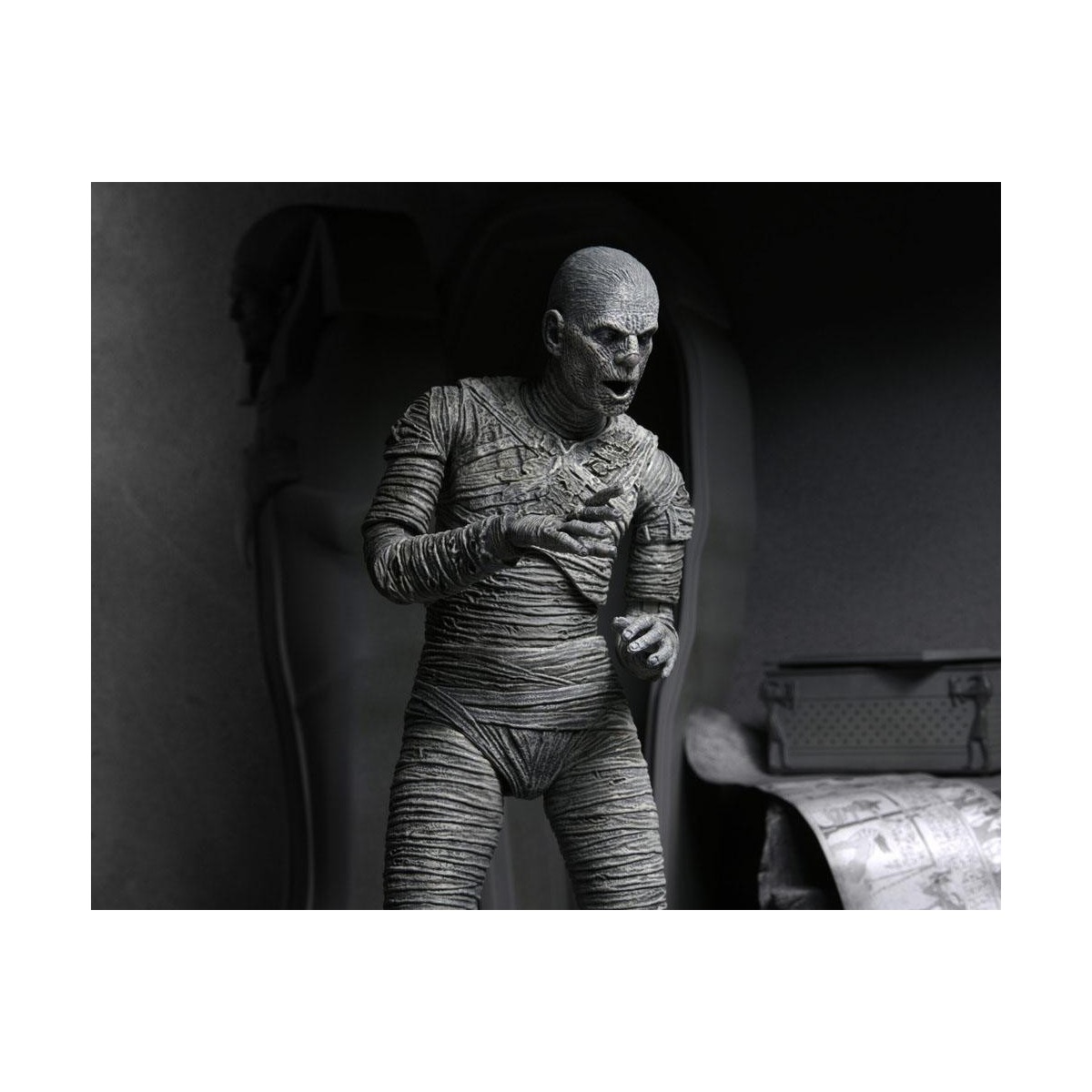 NECA - Ultimate The Mummy Versión Blanca y Negra - Universal Monsters