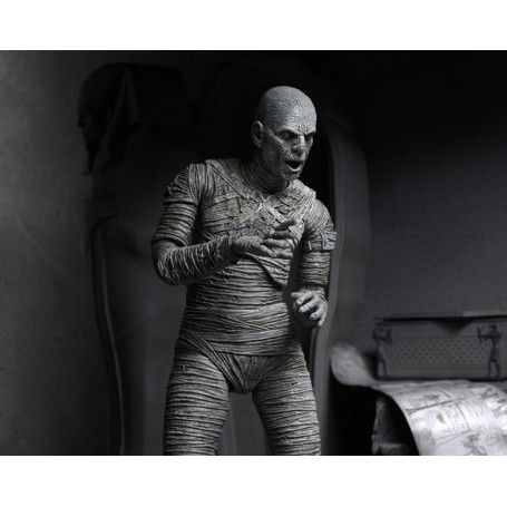 NECA - Ultimate The Mummy Versión Blanca y Negra - Universal Monsters