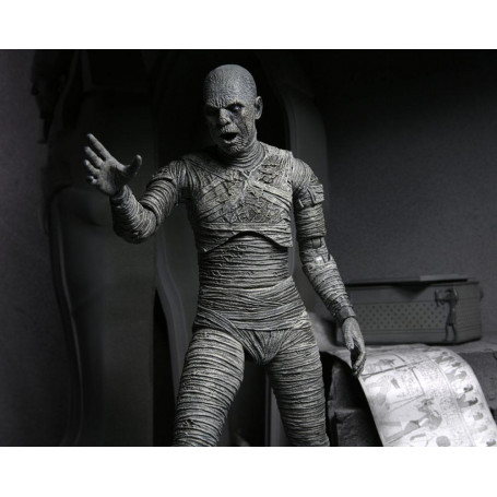 NECA - Ultimate The Mummy Versión Blanca y Negra - Universal Monsters
