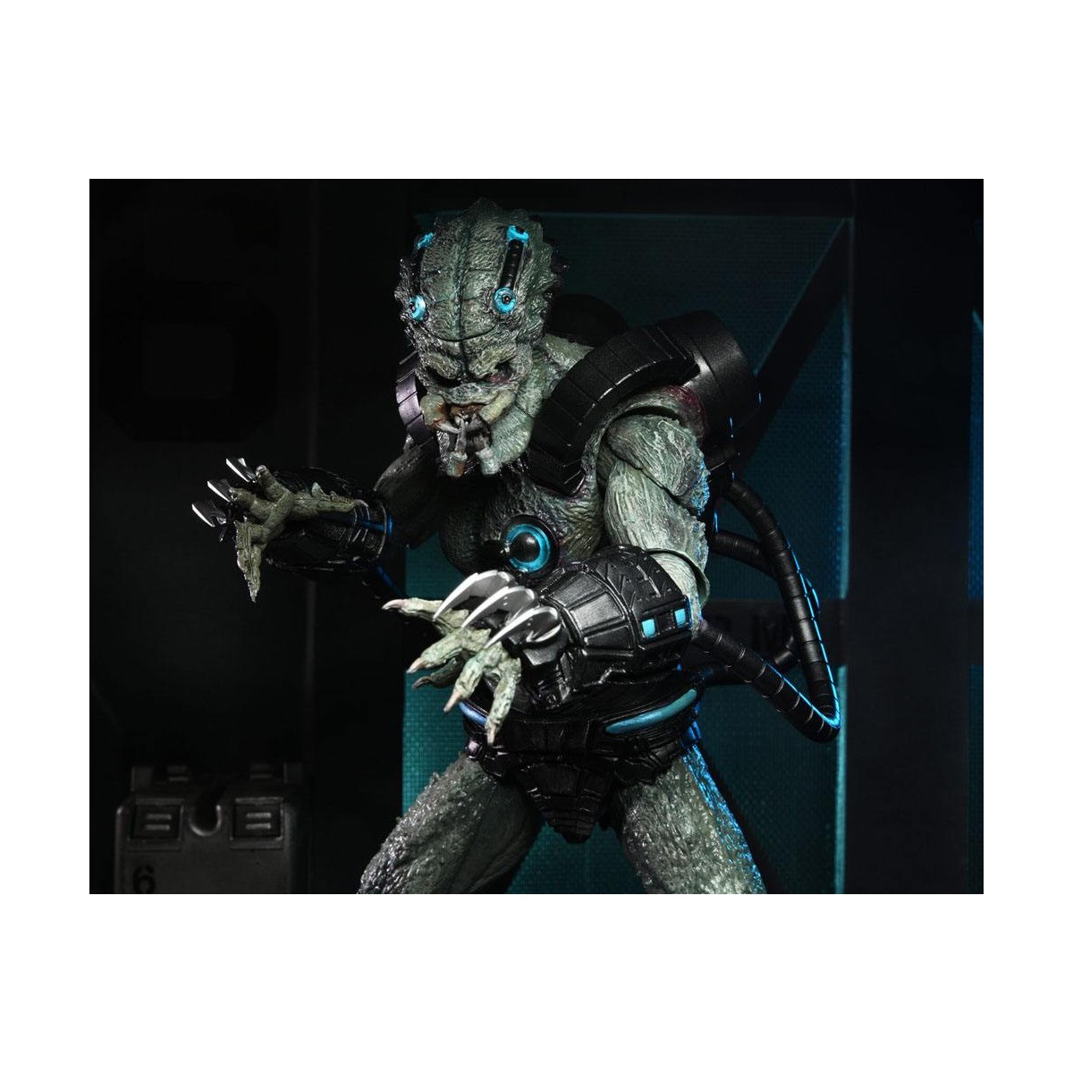 Neca - Ultimate Deluxe Corazón de Piedra - Predator Jungla de Hormigón