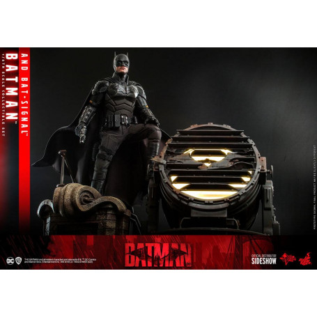Hot toys - LA OBRA MAESTRA DE LA PELÍCULA BATMAN Y BAT-SIGNAL 1/6