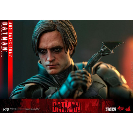 Hot toys - LA OBRA MAESTRA DE LA PELÍCULA BATMAN Y BAT-SIGNAL 1/6