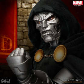 Mezco One 12 - Doctor Doom - Doctor Doom