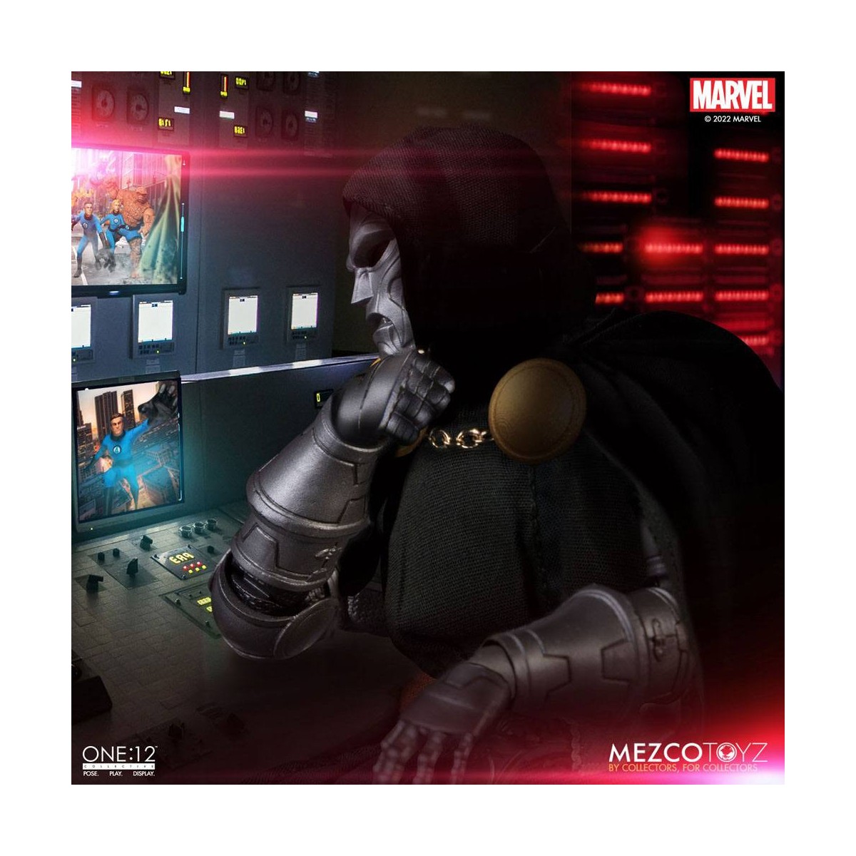 Mezco One 12 - Doctor Doom - Doctor Doom