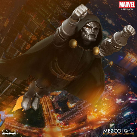 Mezco One 12 - Doctor Doom - Doctor Doom