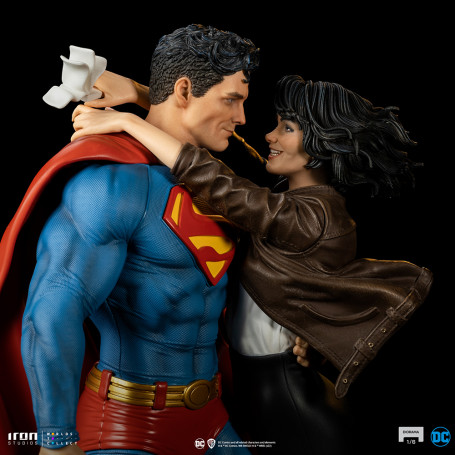Iron Studios - Diorama de Superman y Loic Lane 1/6