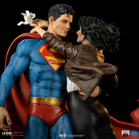Iron Studios - Diorama de Superman y Loic Lane 1/6