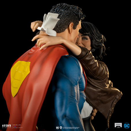Iron Studios - Diorama de Superman y Loic Lane 1/6