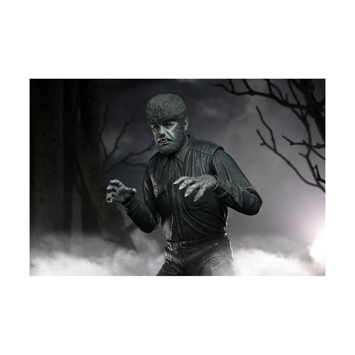 NECA - Ultimate The Wolf Man Versión en Blanco y Negro - Universal Monsters