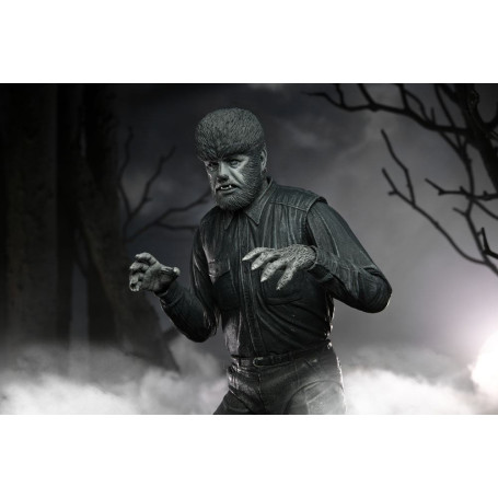 NECA - Ultimate The Wolf Man Versión en Blanco y Negro - Universal Monsters