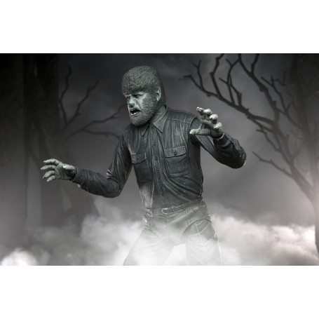 NECA - Ultimate The Wolf Man Versión en Blanco y Negro - Universal Monsters