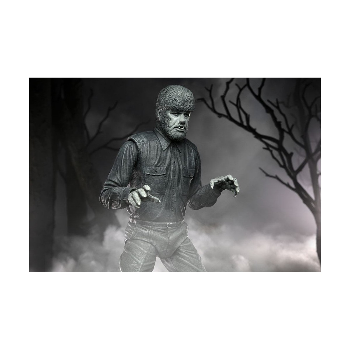 NECA - Ultimate The Wolf Man Versión en Blanco y Negro - Universal Monsters