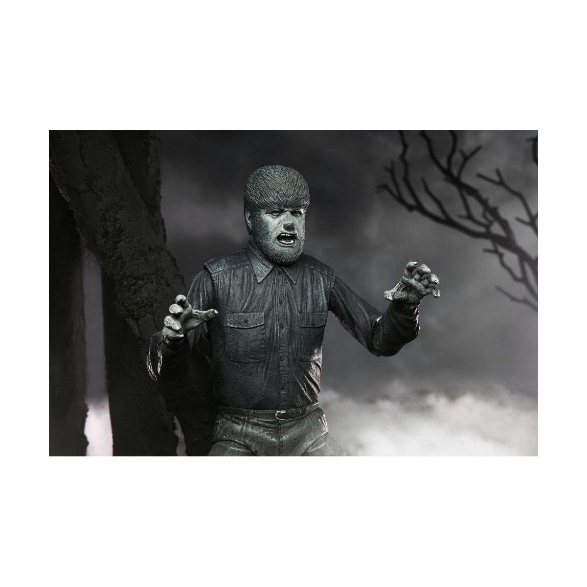 NECA - Ultimate The Wolf Man Versión en Blanco y Negro - Universal Monsters