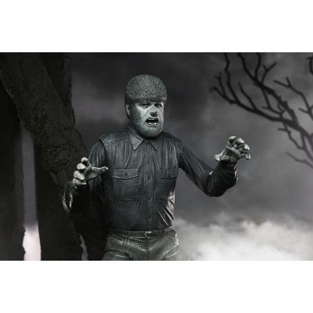 NECA - Ultimate The Wolf Man Versión en Blanco y Negro - Universal Monsters