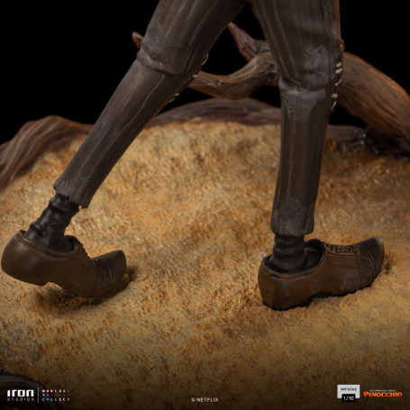 Iron Studios - Gepeto y Pinocho BDS Art Scale 1/10 - Pinocho de Guillermo del Toro