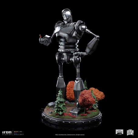 Iron Studios - Half Art Scale 1/20 - El Gigante de Hierro y Hogarth Hughes Estatuilla