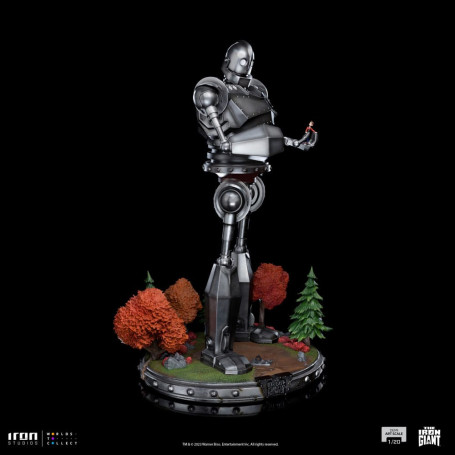 Iron Studios - Half Art Scale 1/20 - El Gigante de Hierro y Hogarth Hughes Estatuilla