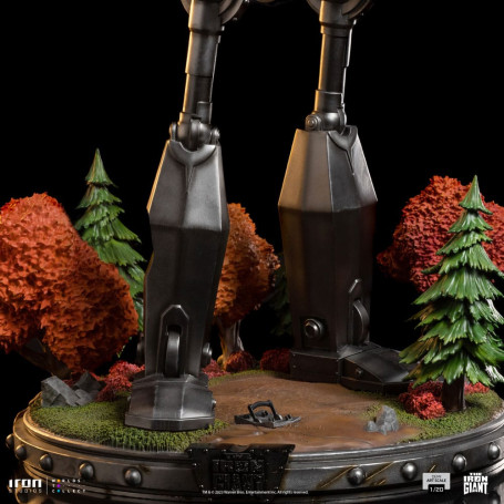 Iron Studios - Half Art Scale 1/20 - El Gigante de Hierro y Hogarth Hughes Estatuilla