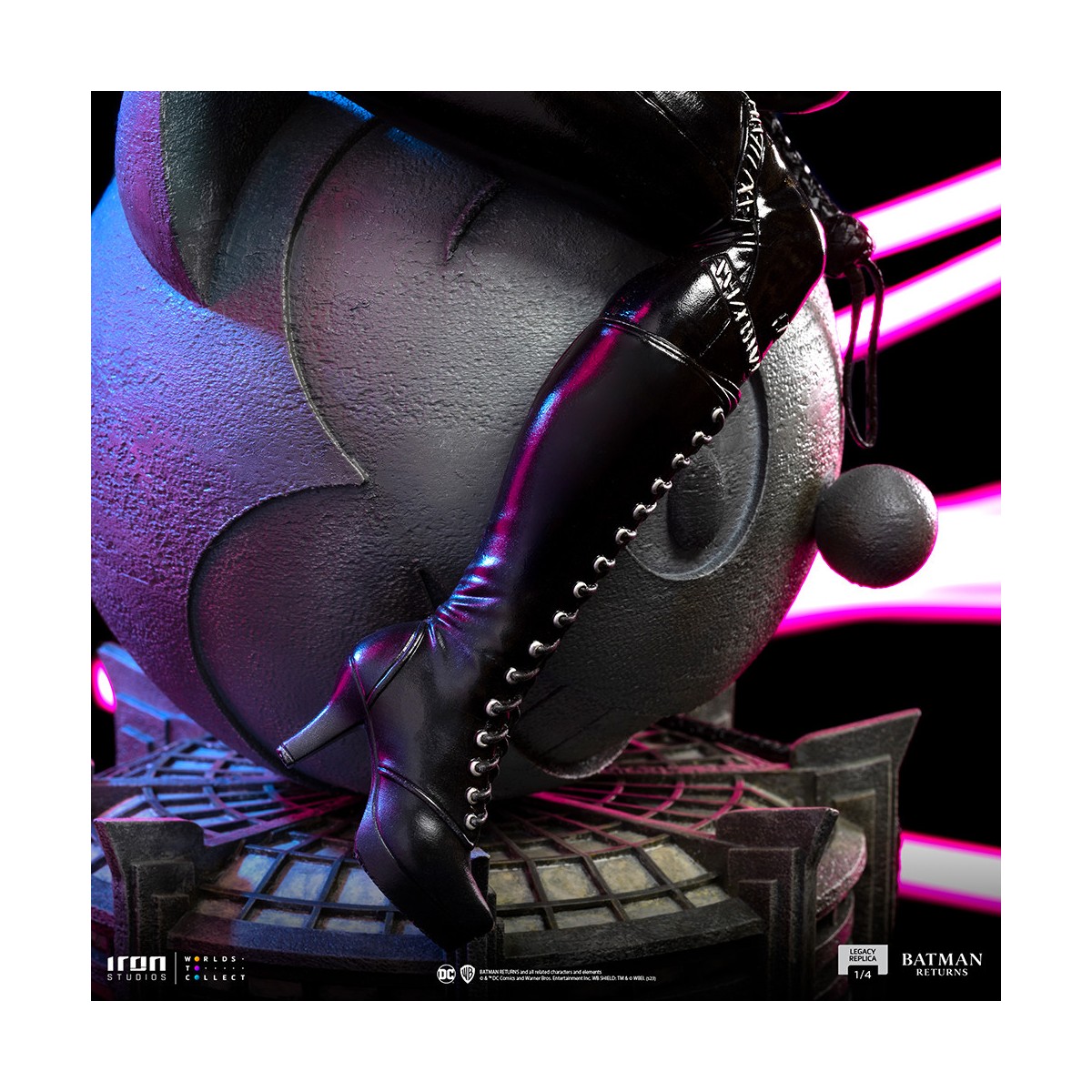Iron Studios DC Comics - Legado Réplica 1/4 - Catwoman Batman Returns