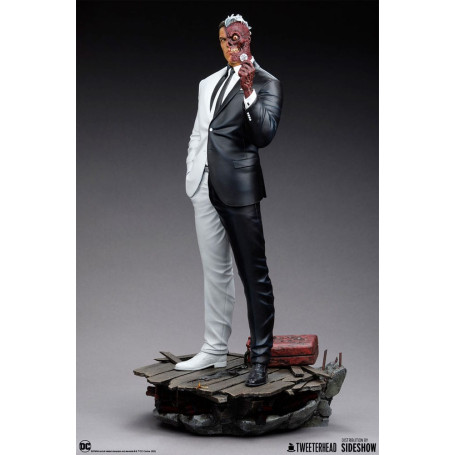 Tweeterhead - DC Comics: estatua Two Face 1/4 - Doble Cara