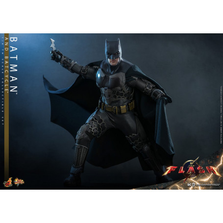 Hot Toys - DC Comics - Batman (Affleck) y Batcycle 1:6 Escala Figura Set The Flash - Movie Masterpiece 1/6