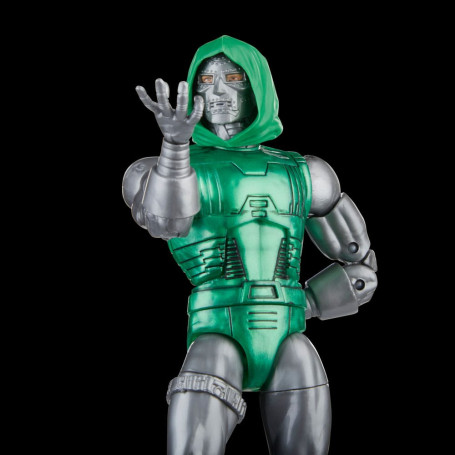 Marvel Legends - CAPITÁN MARVEL VS DR. DOOM - Vengadores: Más allá de los poderosos de la Tierra
