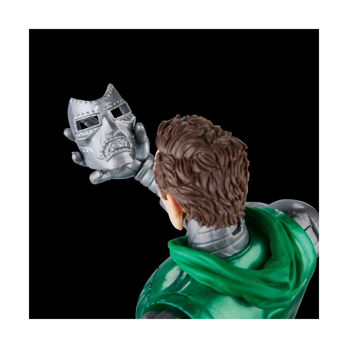 Marvel Legends - CAPITÁN MARVEL VS DR. DOOM - Vengadores: Más allá de los poderosos de la Tierra